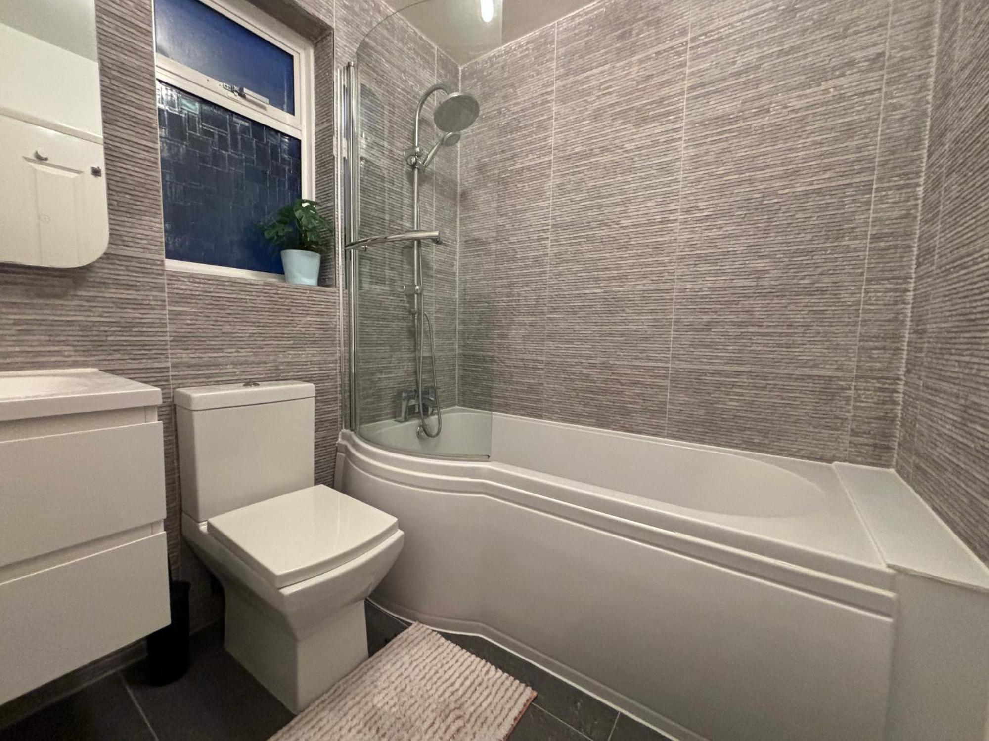 Vibrant & Stylish Mill Hill East Pad Apartment Хендън Екстериор снимка